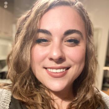 Babysitter in Lakewood (Ohio): Alison