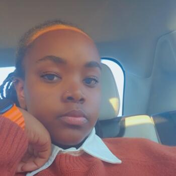 Babysitter in Riyadh: Victoria