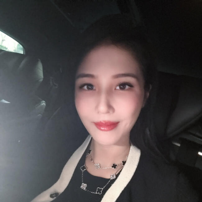 Babysitting job in Singapore: Hephol