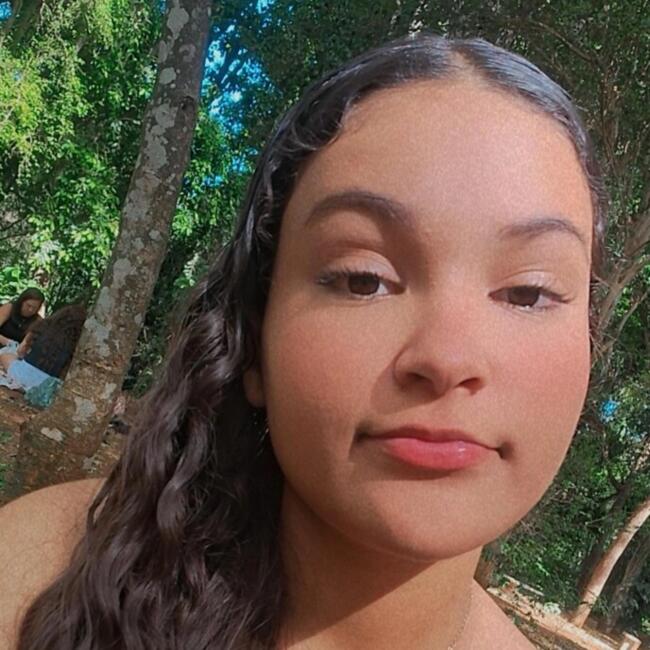 Babysitter in Patos de Minas: Clara
