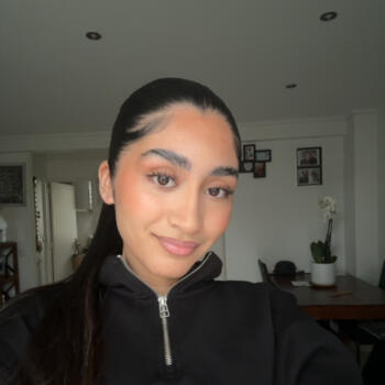 Babysitter in Cannes: Mayara