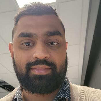 Babysitting job in Auckland: babysitting job Akshay
