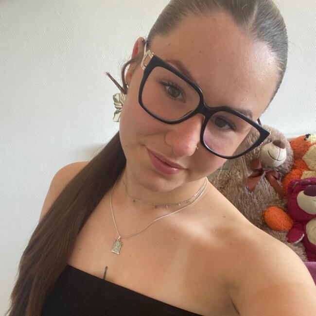 Babysitter in Saint-Étienne-du-Rouvray: Loane