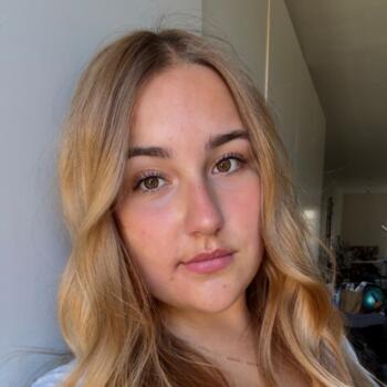 Babysitter in Lesparre-Médoc: Jade