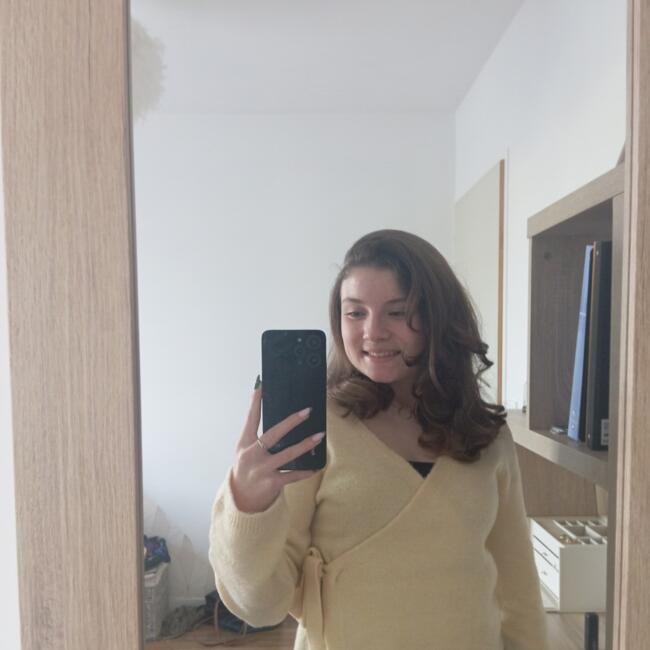 Babysitter in Saint-Jean-de-Boiseau: Emmy