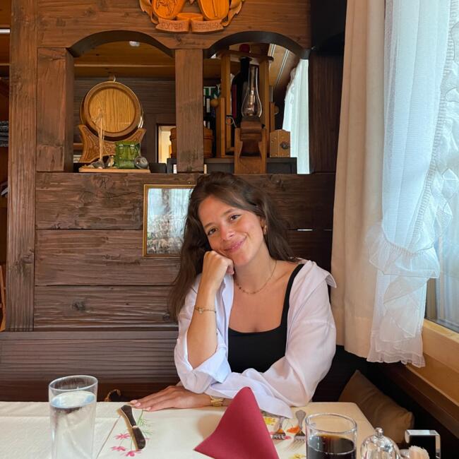 Babysitter in Bern: Monica