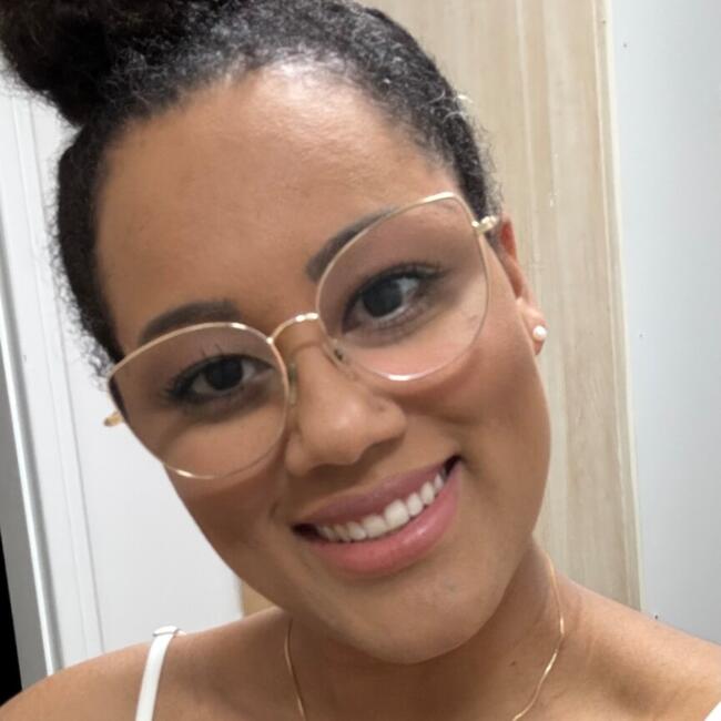 Emprego de babá em Curitiba: Laura Lovato