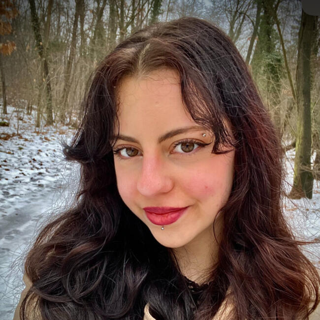Babysitter in Potsdam: Elaya