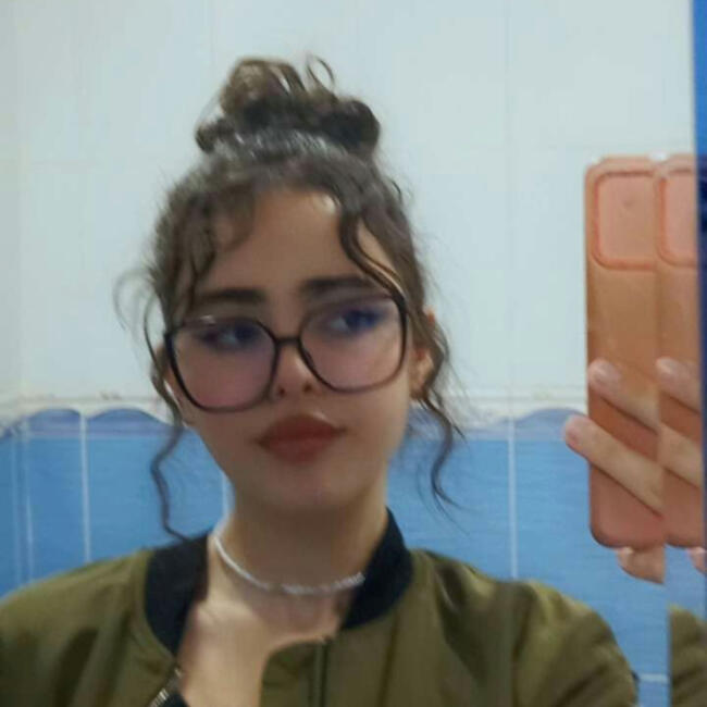 Babysitter in Chaville: Kathia