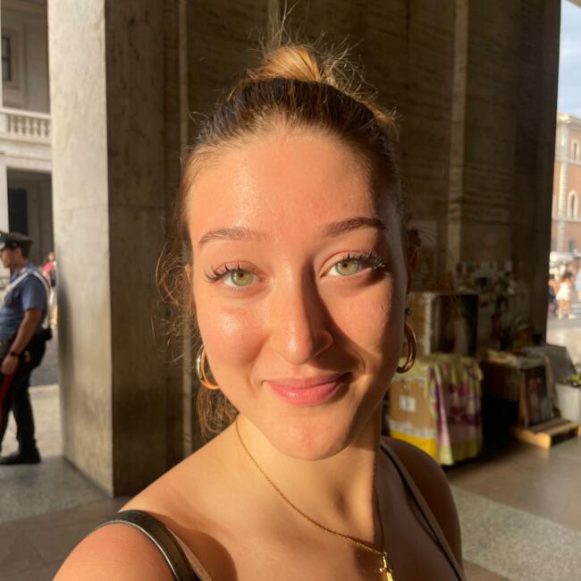 Babysitter in Cambridge: Nickie