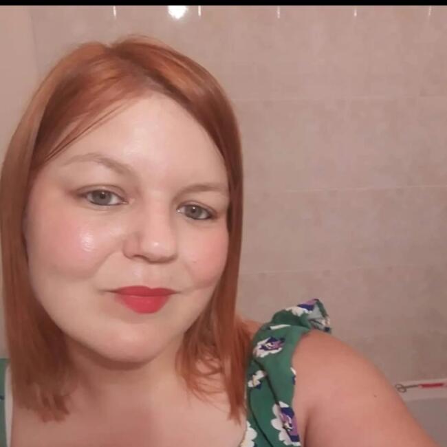 Babysitter in Saint-Étienne-des-Oullières: Justine