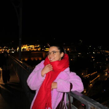 Babysitter in Porto: Adrielly