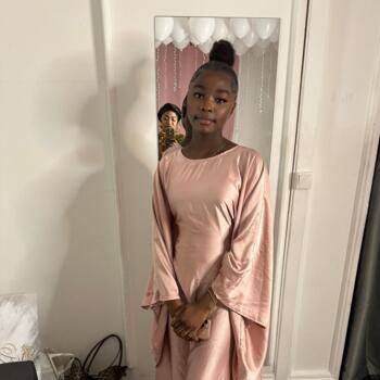 Babysitter Paris: Sara