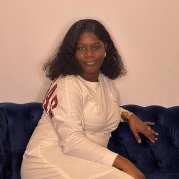 Babysitter in Courbevoie: Teylor