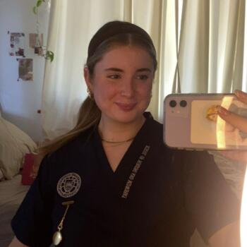 Babysitter Perth: Evangeline