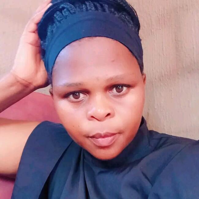 Babysitter in Newlands West: Hlengiwe