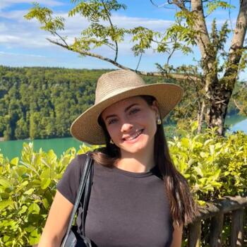 Babysitter in Neuville-sur-Ain: Maelys