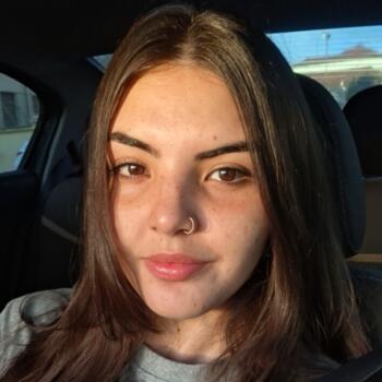 Babysitter in São Carlos: Kayllane