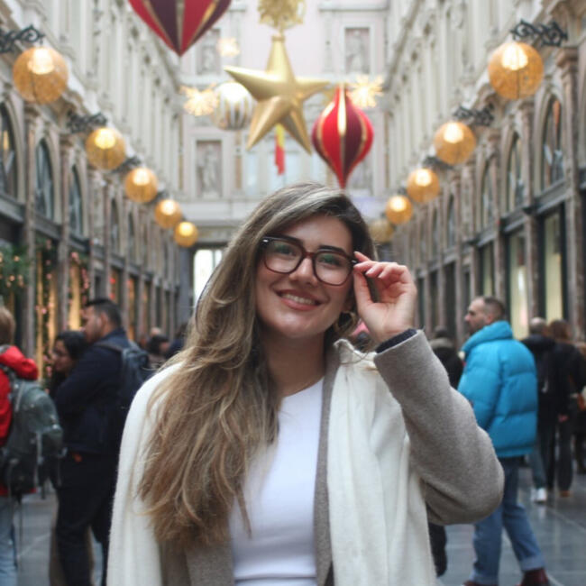 Babysitter in Brüssel: Teena