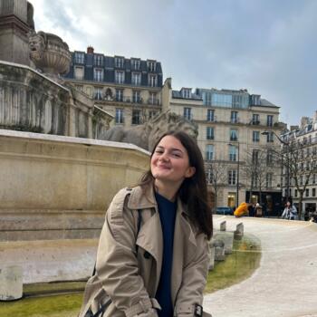 Babysitter in Paris: Hannah