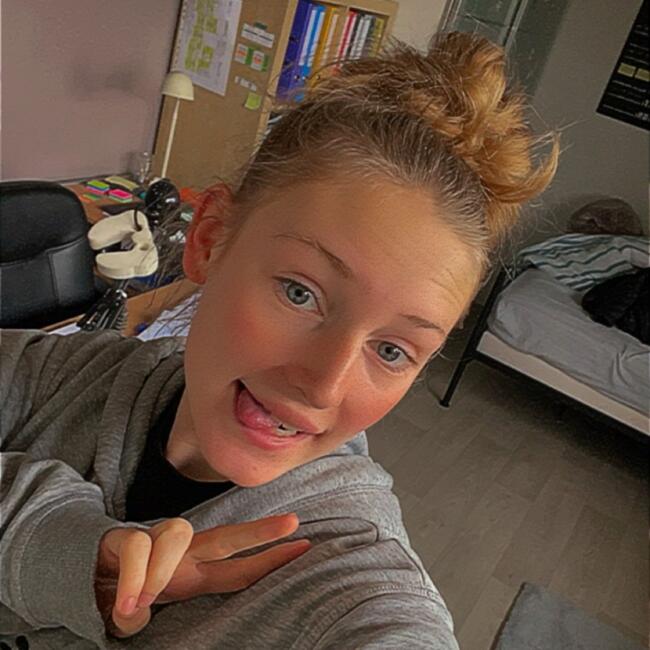 Babysitter in Saint-Thibault-des-Vignes: Anaé