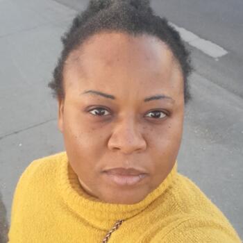 Baby-sitter in Edmonton: Christina