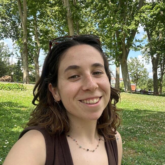 Babysitter in Burriana: Paula