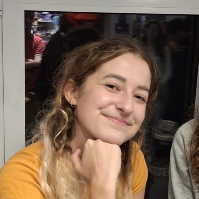 Babysitter in Annecy: Olivia