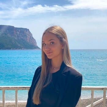 Babysitter in Aubagne: Sarah