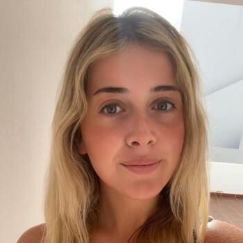 Babysitter in Sunbury-on-Thames: Nikki