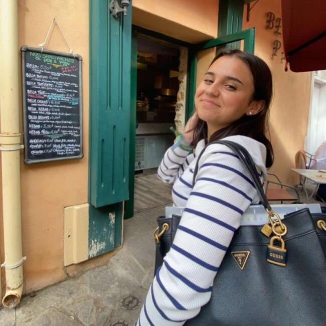 Babysitter in Perpignan: Carla