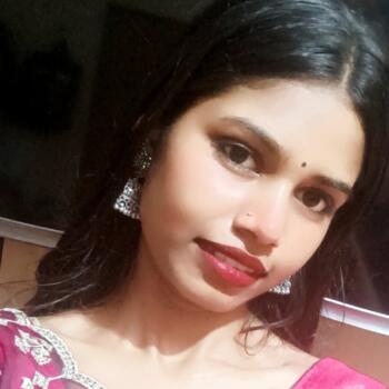 Babysitter in Ghaziabad: Isha