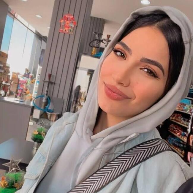 وظيفة جليسة أطفال في القاهرة: Sara