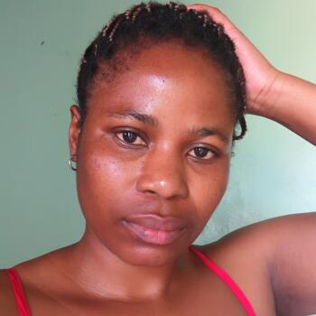 Babysitter in Soweto: Agnes Litsietsi