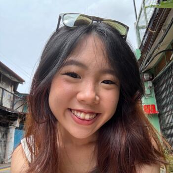Babysitter in Singapore: Shalyn