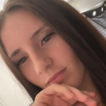 Babysitter in Sermaise: Noemie