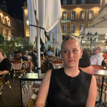 Babysitter in Ramonville-Saint-Agne: Chloe