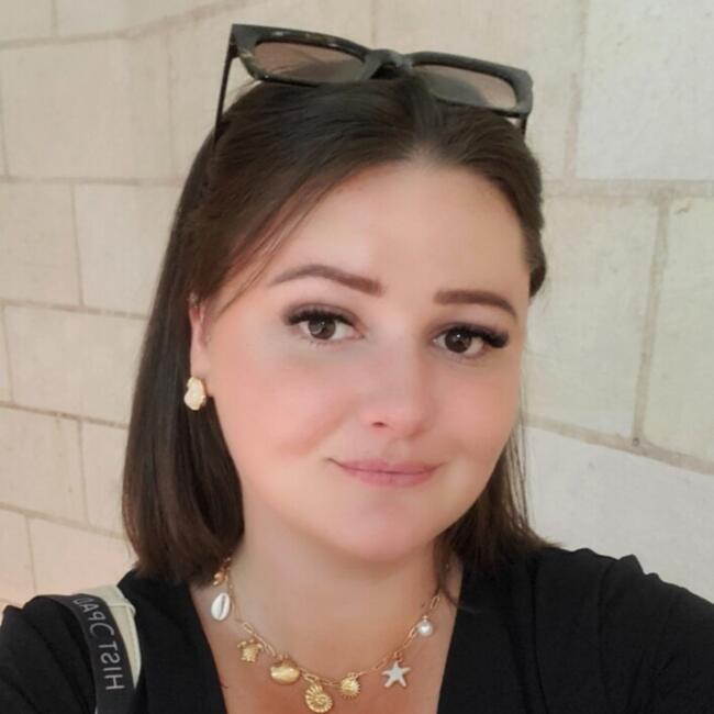 Babysitter in Crèvecœur-le-Grand: Amélia