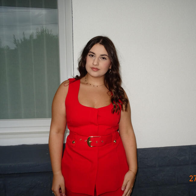 Babysitter in Saint-Laurent-de-Mure: Alicia