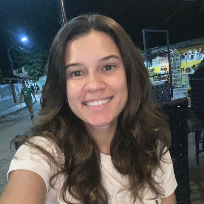 Babysitting job in Macaé: Larissa