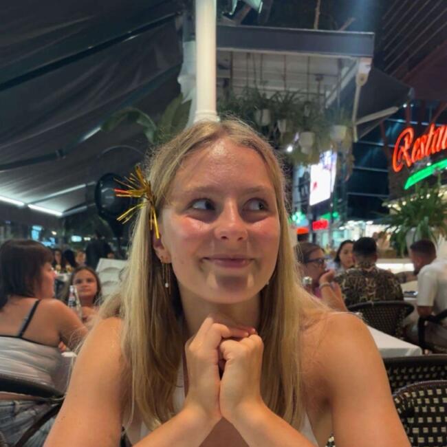 Babysitter in Merelbeke: Lieve