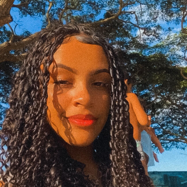 Babysitter in Linhares: Kelly