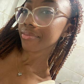 Babysitter in Paredes: Yara