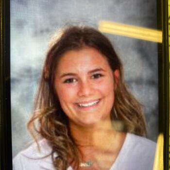 Babysitter in Saint-Sulpice-la-Pointe: Jade