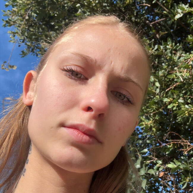 Babysitter in Mandelieu-la-Napoule: Lolo