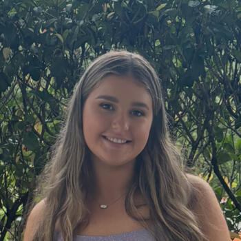 Babysitter in Glenbrook: Olive