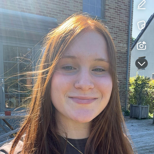 Babysitter in Incourt: Louise