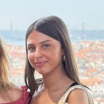 Babysitter in Neuilly-sur-Seine: Violette