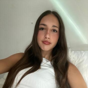 Babysitter in Bessan: Clea