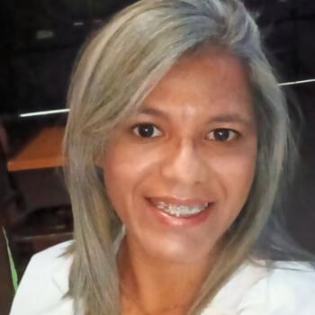 Babysitter in Valinhos: Sheila